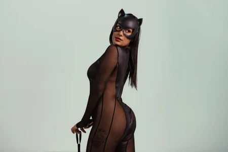 saraycollinsのcollins mischievousの 3枚の写真