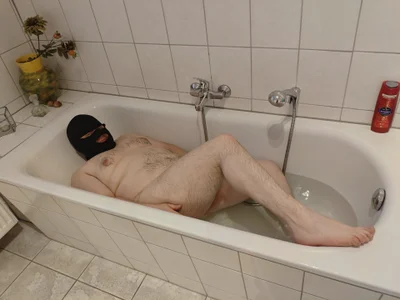 genderfluidco2 SHOW VIP IN THE BATHROOM зображення