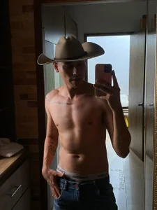 Adam Grey🤠 od Adam_Grey  2 snímek