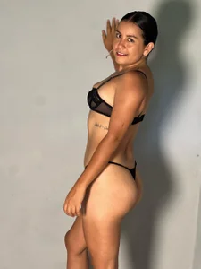 Chloe_y_DanteのSexy Chloeの枚の写真