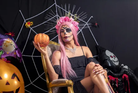 NahomiWhitel Public Pic 5