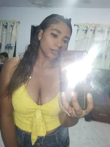 SofiaLCarter7 Public Pic 6