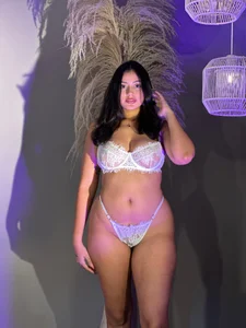 AmbarJames_ Young and Beautiful 💖🌹 Foto 5