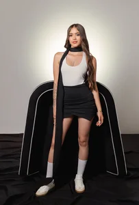 MaiaCollins ℳ𝑜𝒹𝑒𝓇𝓃 𝒢𝓇𝒶𝒸𝑒 Pic 4