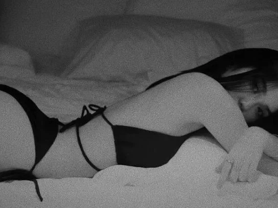 Nicolle_Rous Offline XXX-chat