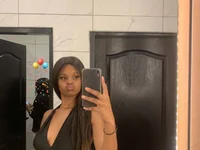 leyndahh live cam model