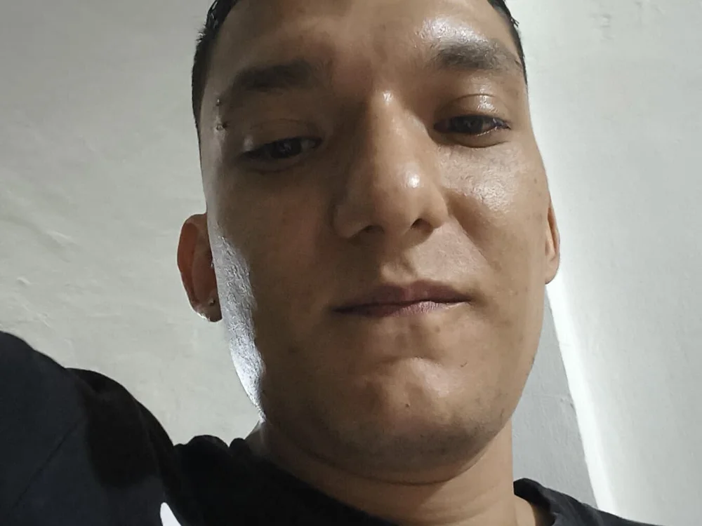 Mateo37631 Offline XXX Chat