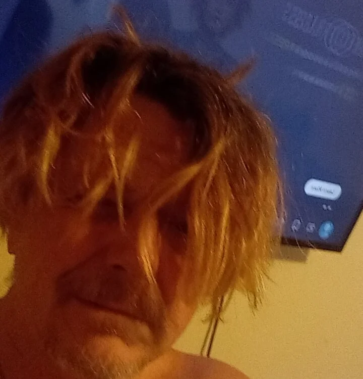 WiltedYeller Offline XXX-chat