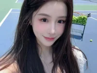 Sehen Sie sich Thea-2026s Live-Sexshow an