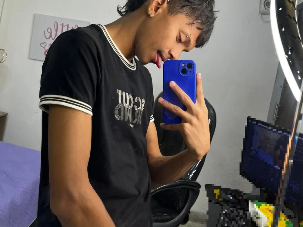 loistwink_'s Offline XXX Chat