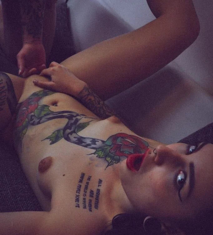 TattooCouple's Offline XXX Chat