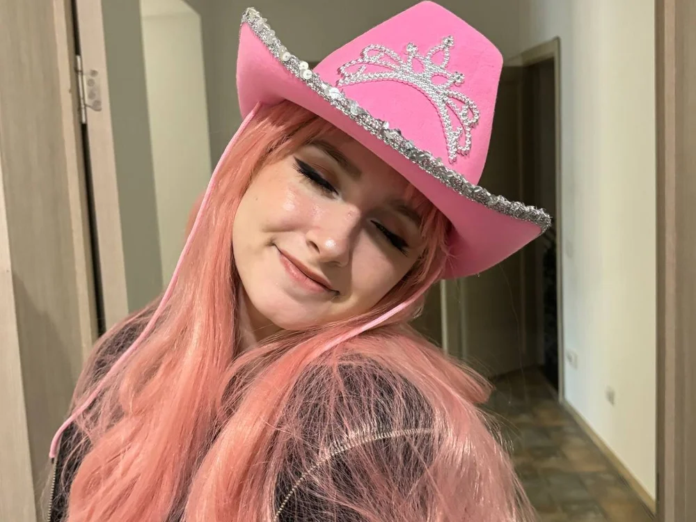 CrystalBeam_'s Offline Chat Room