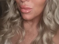 Jenna-Curvy-Cougar's Live XXX Chat