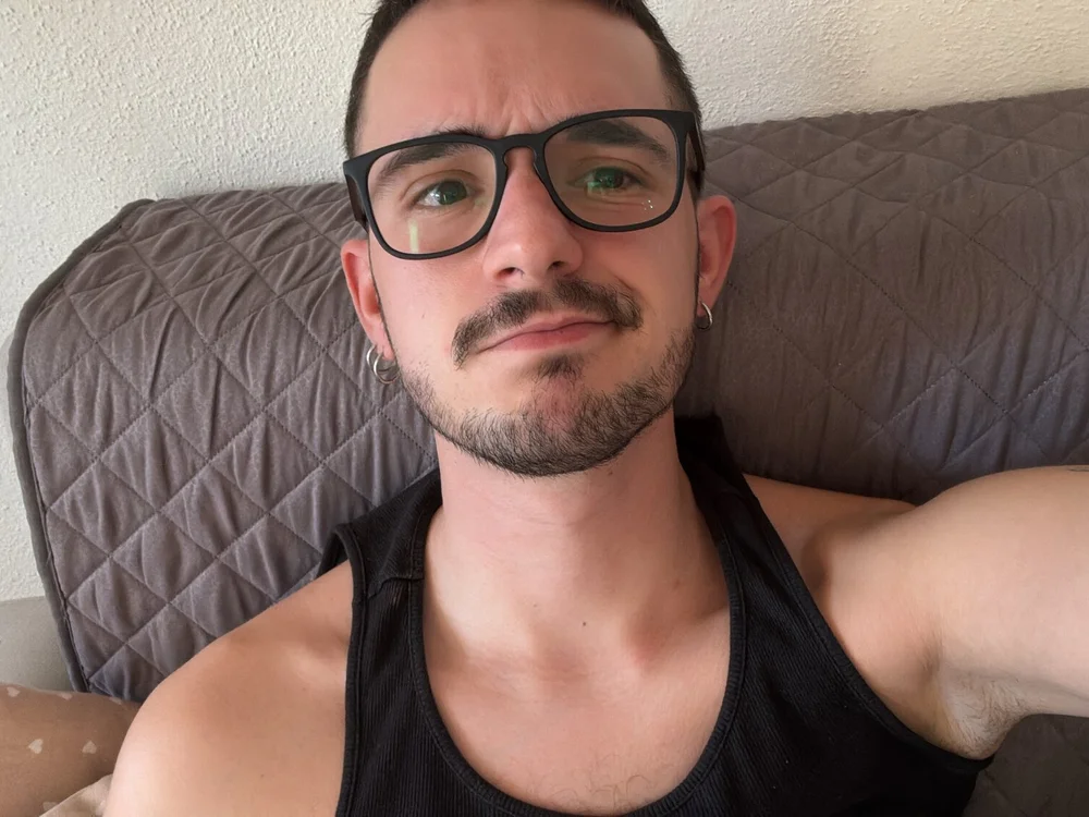 lollo765's Offline Chat Room
