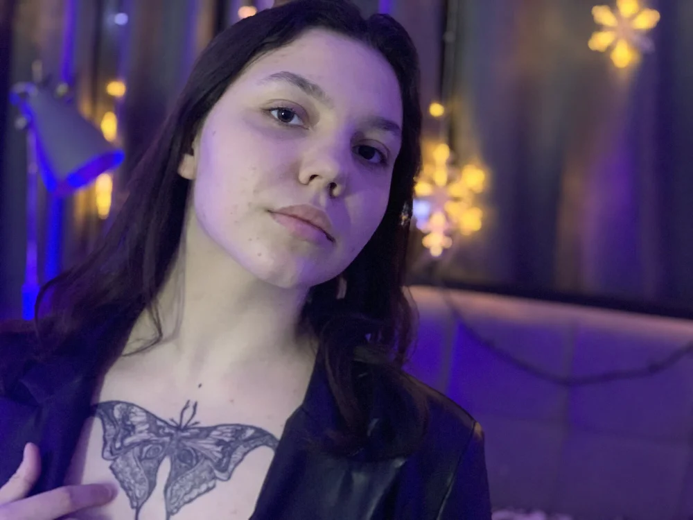 Vivien_Rossie's Offline XXX Chat