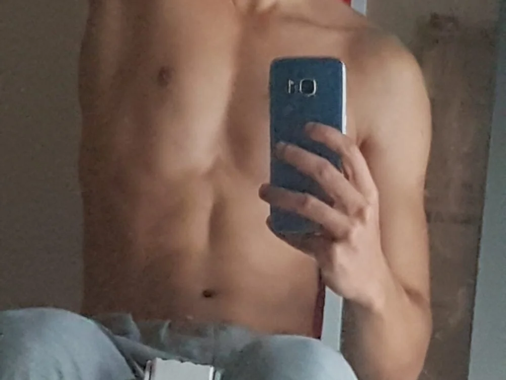 Soufiane16000 Obrolan XXX Offline