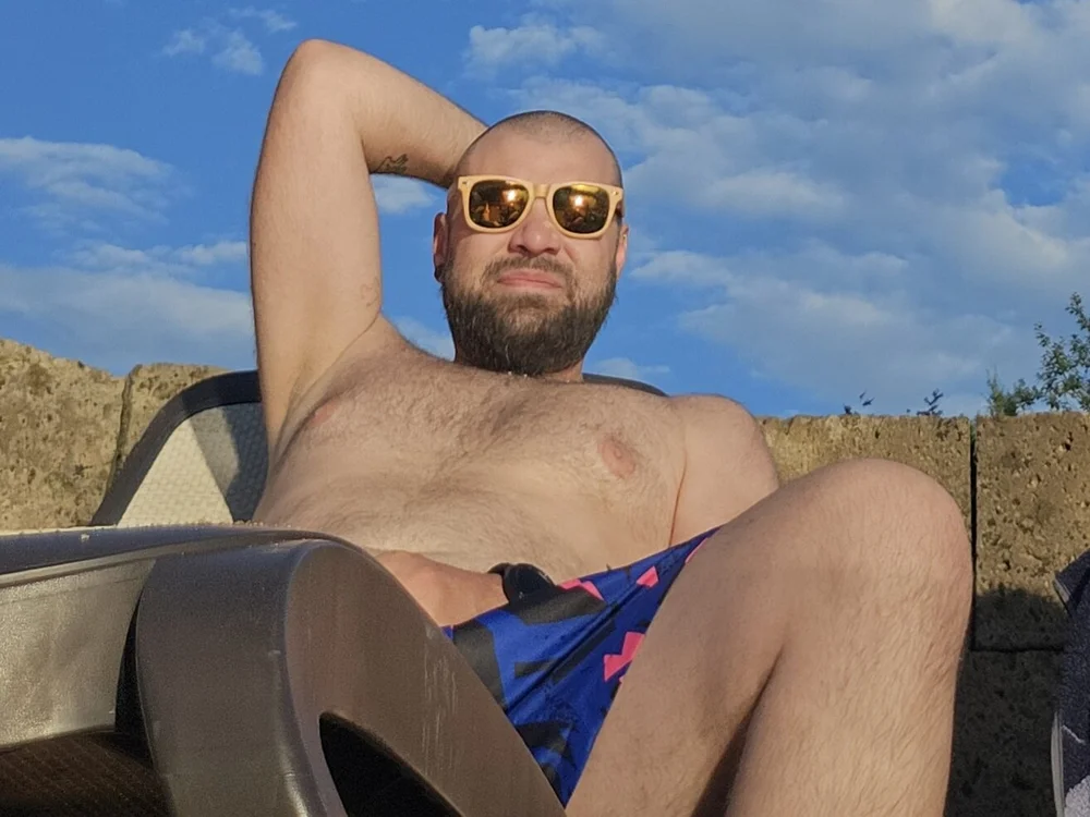 Dasneuloch's Offline Chat Room