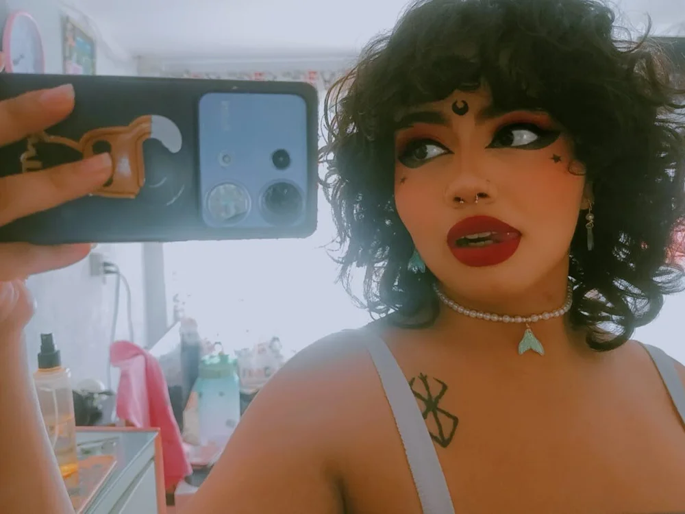 HornetNoirn Offline XXX chat