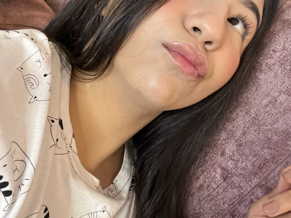 khloe_pink_'s Offline XXX Chat