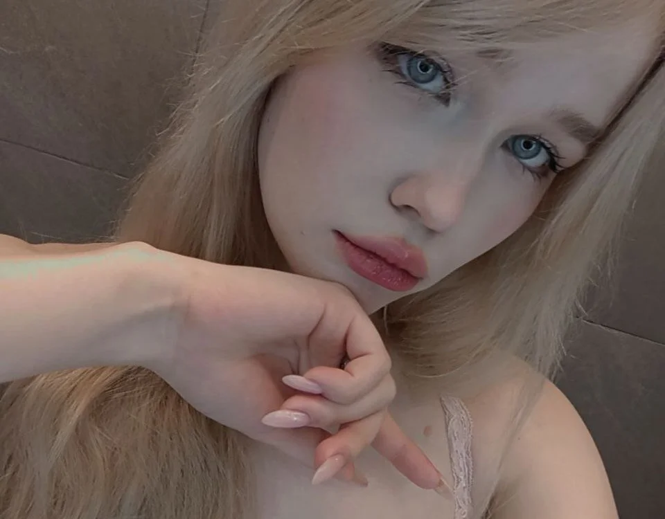 FreyaLoveLove cam model