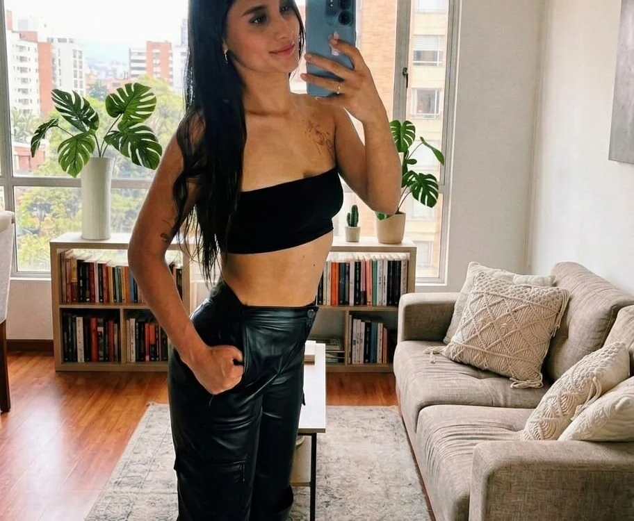 camila_black__