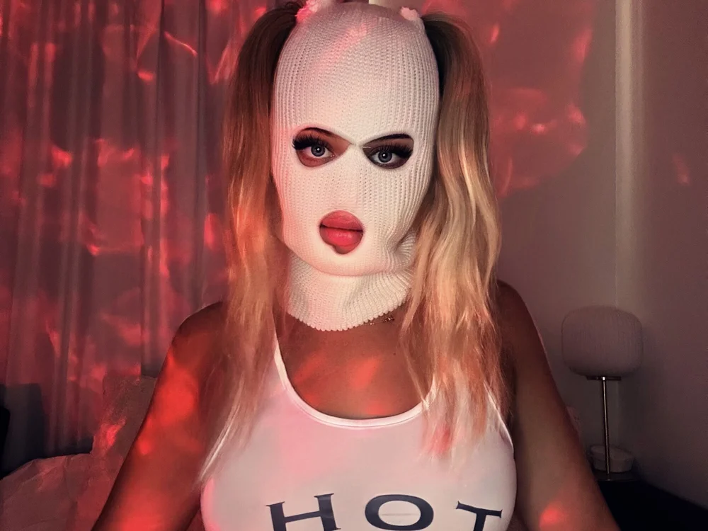 Shadowedsugar8's Offline XXX Chat