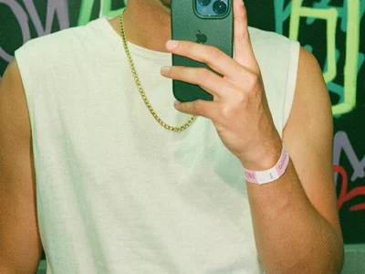 Lester_rose1 - Boy 