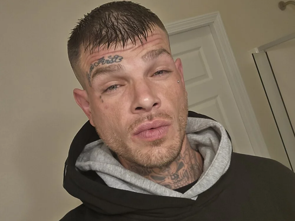 CrystalNBubba's Offline Chat Room