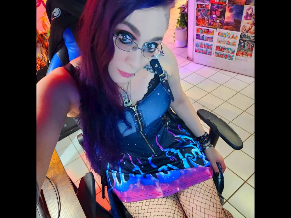 NeauraCam's Offline Chat Room