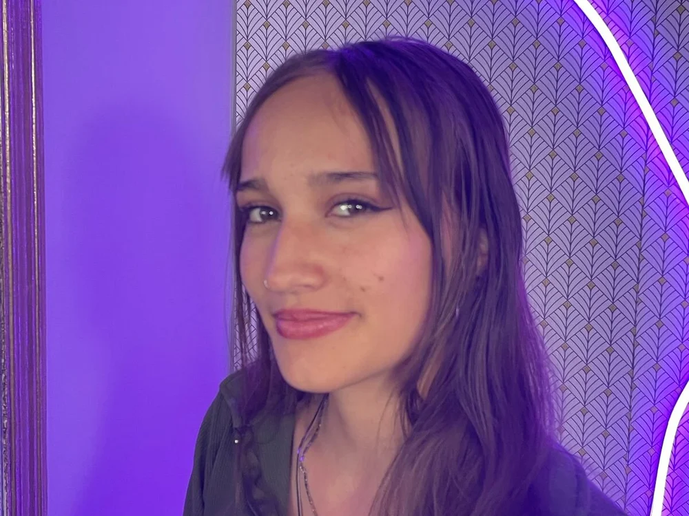 SkinnyFavre's Offline Chat Room