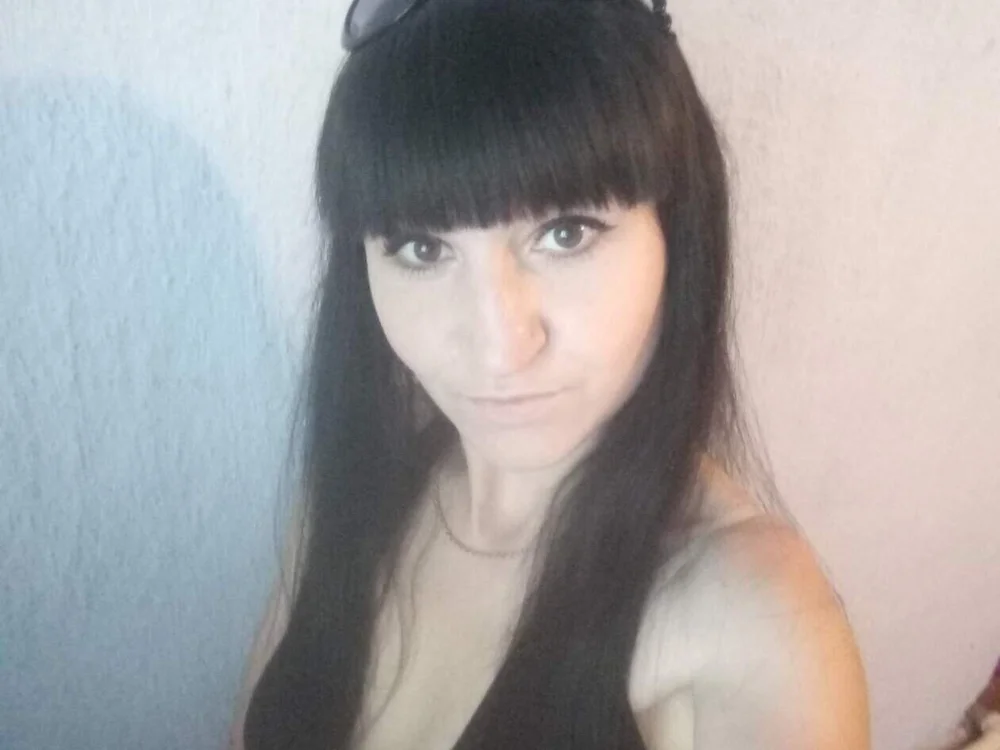 Kisia_Kiska's Offline Chat Room
