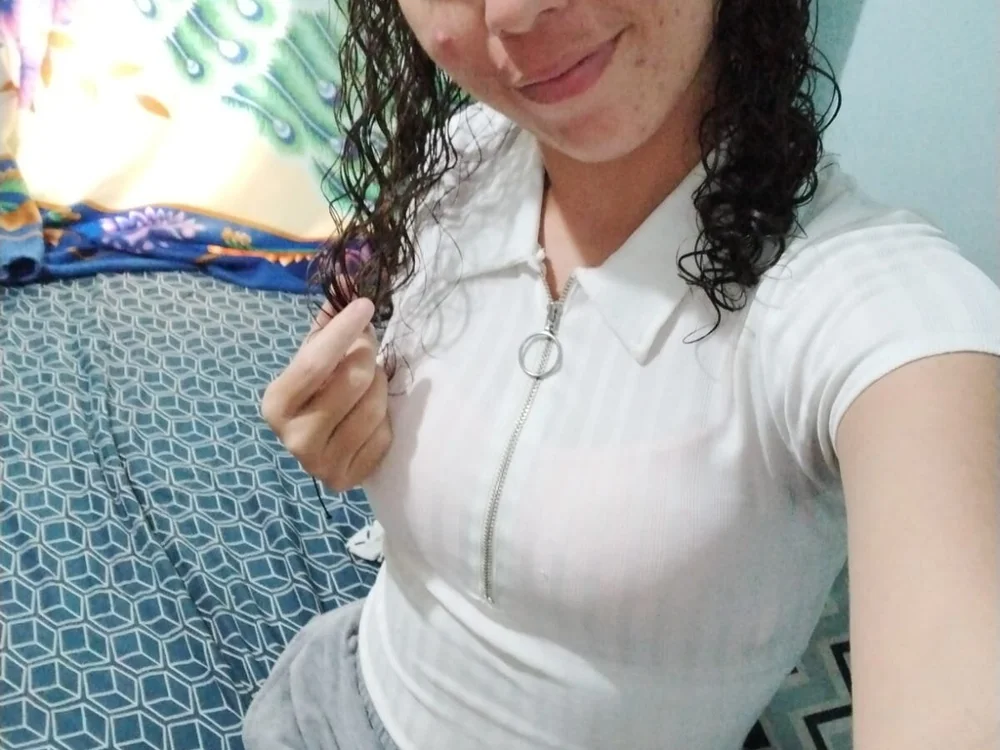 Sofi_cute20's Offline Chat Room
