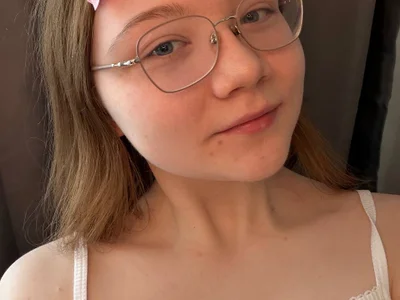 Lola_luminarcc on StripChat