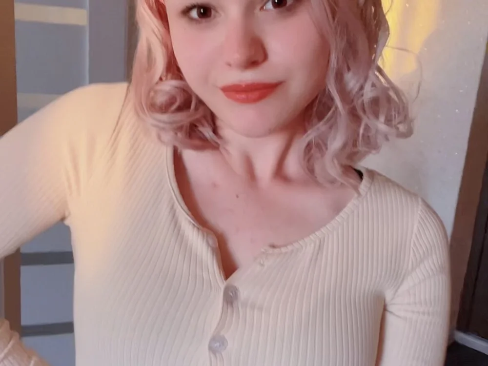 NicoleMooref's Offline Chat Room