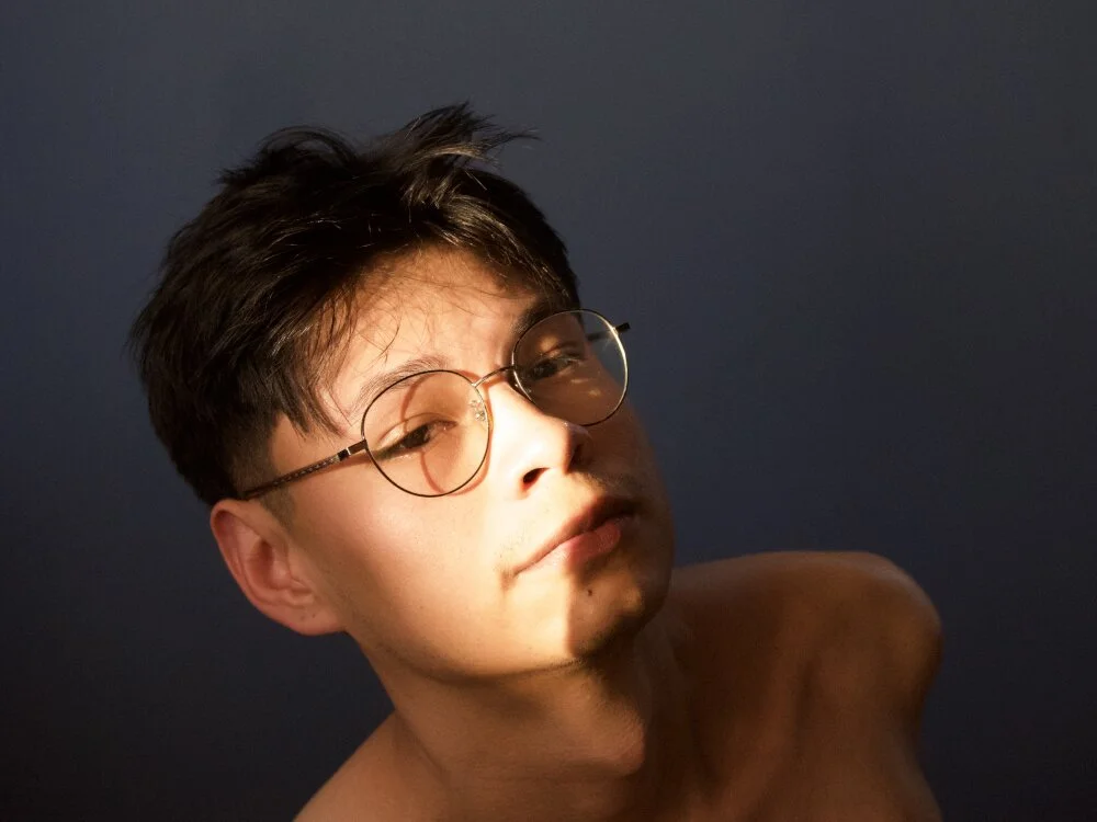 Heliero: офлайн-секс-чат