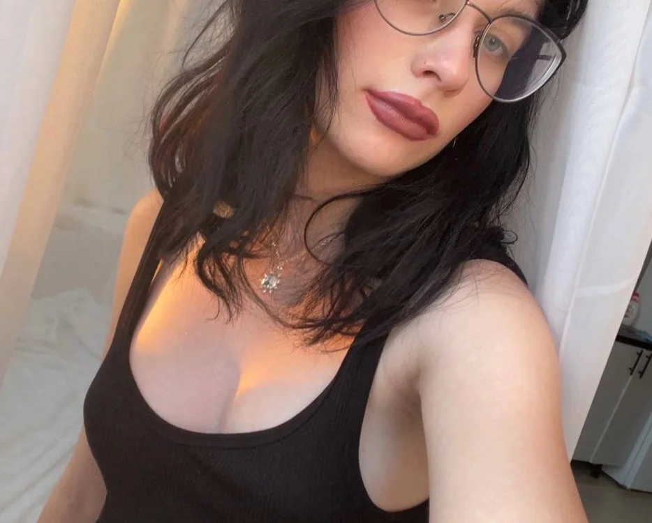 _Emily_Bloom's Offline Chat Room