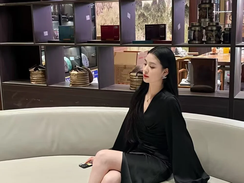 xiaoyiyi-0's Offline XXX Chat