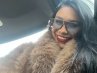 Valeriacaliente's Offline Chat Room