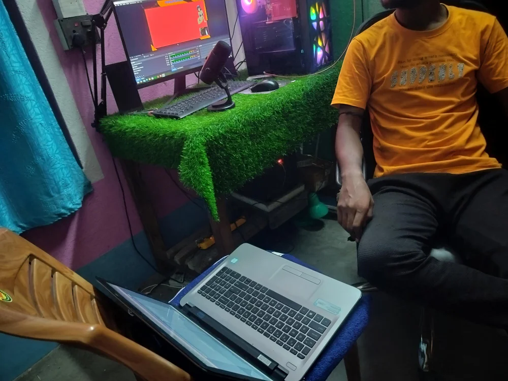 PixelPlayboy's Offline Chat Room
