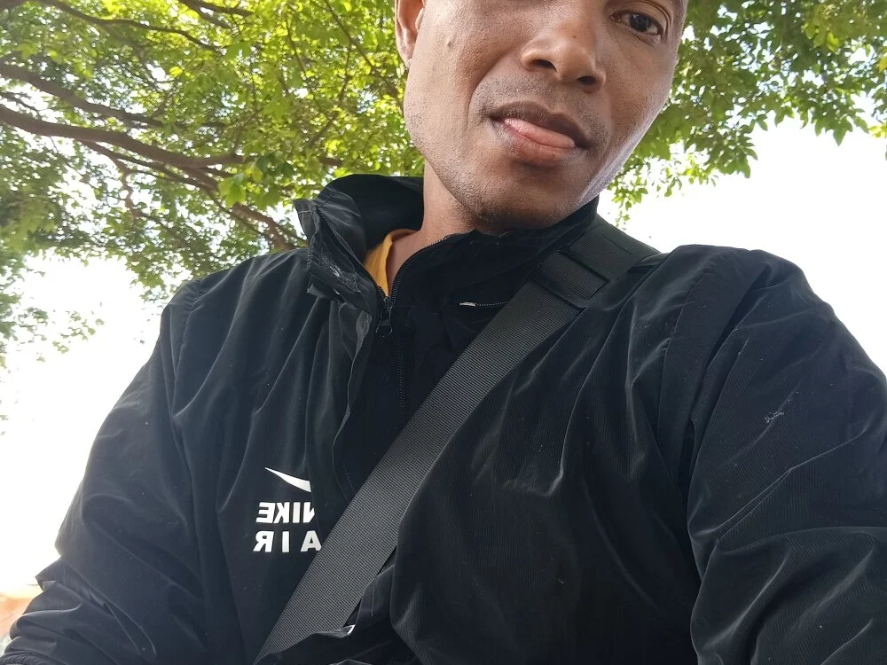 JairoR5n Offline XXX chat