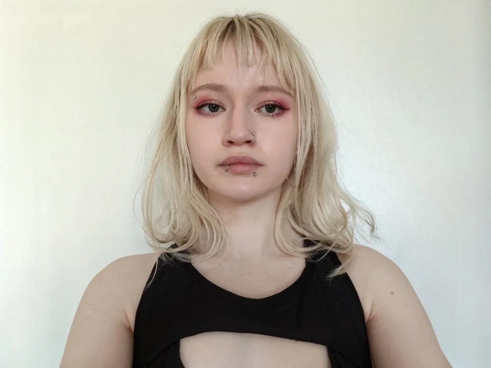 BeatrixGoodie's Offline Chat Room