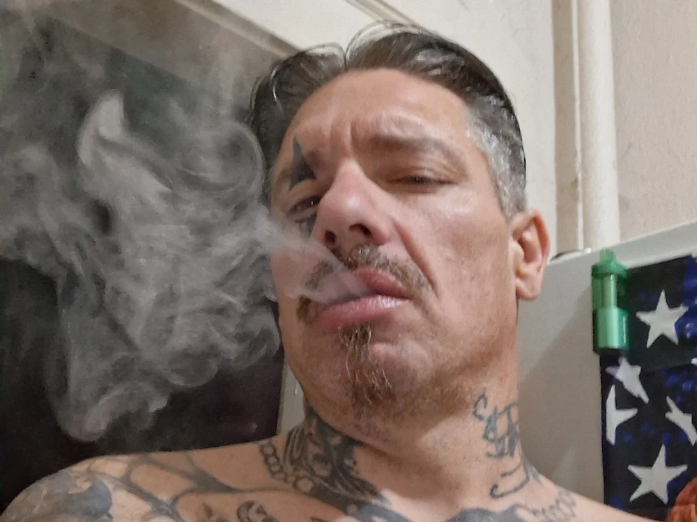 Dizzyj68's Offline Chat Room