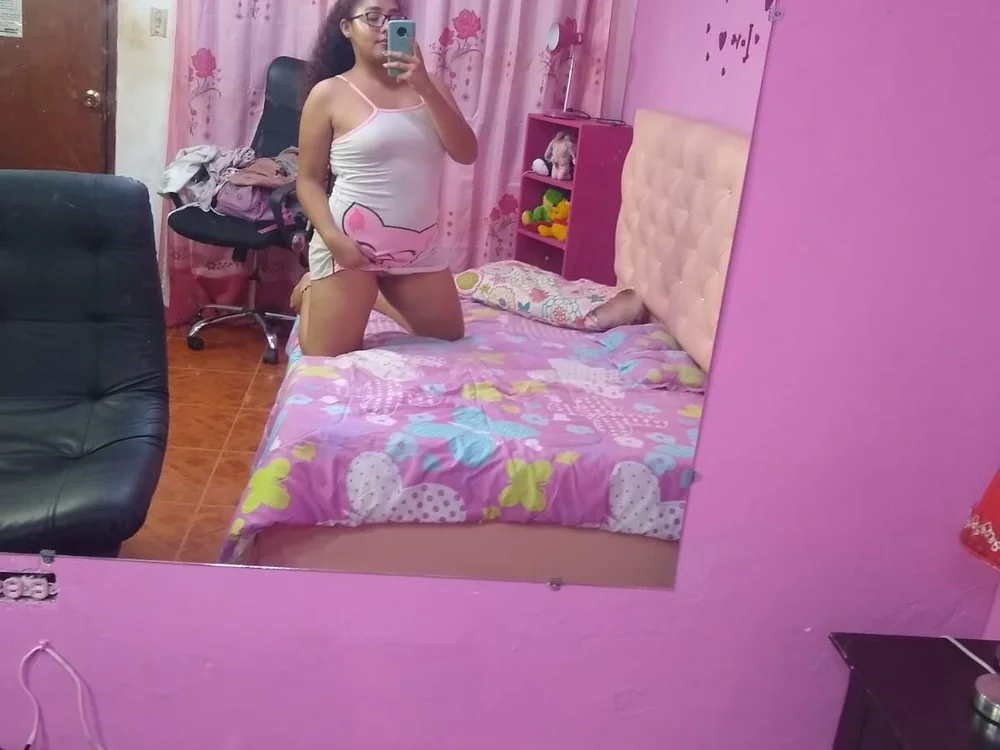 kathie_fox's Offline XXX Chat