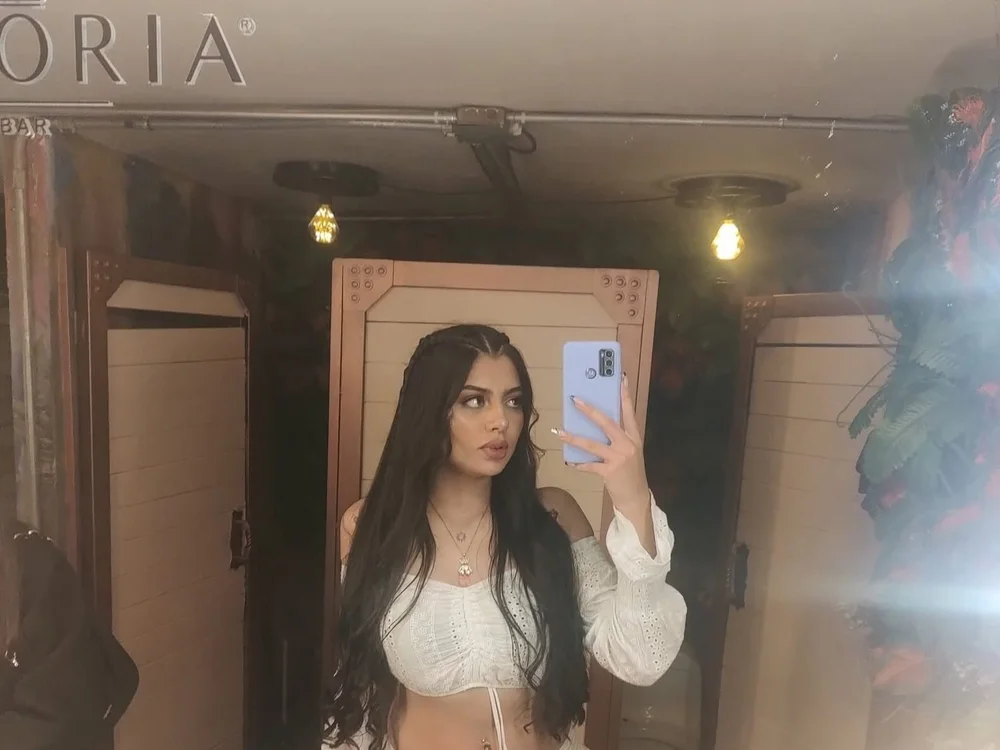 צ'אט XXX לא מקוון של KylieAngel_