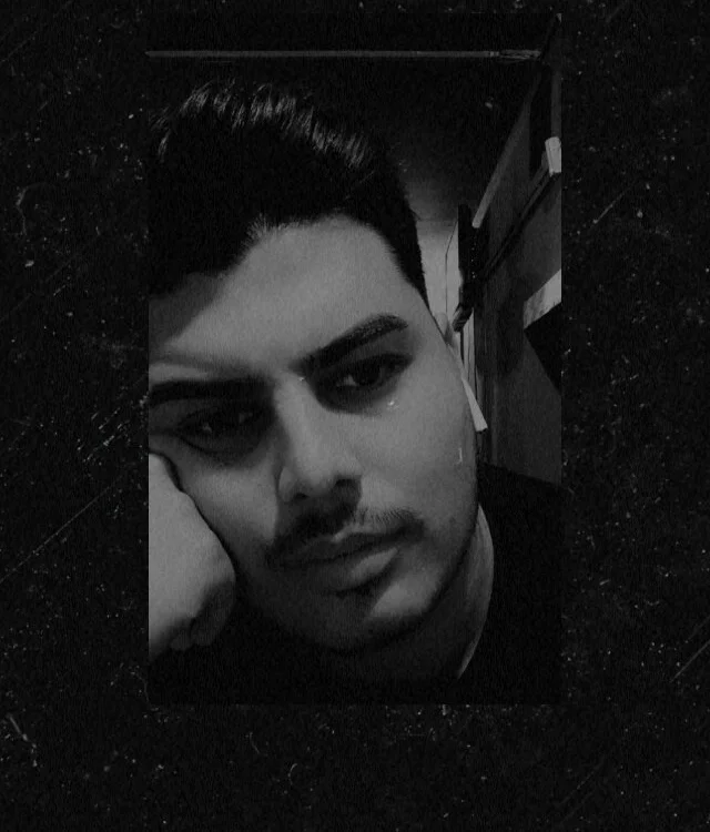 Johnnythekiller's Offline Chat Room