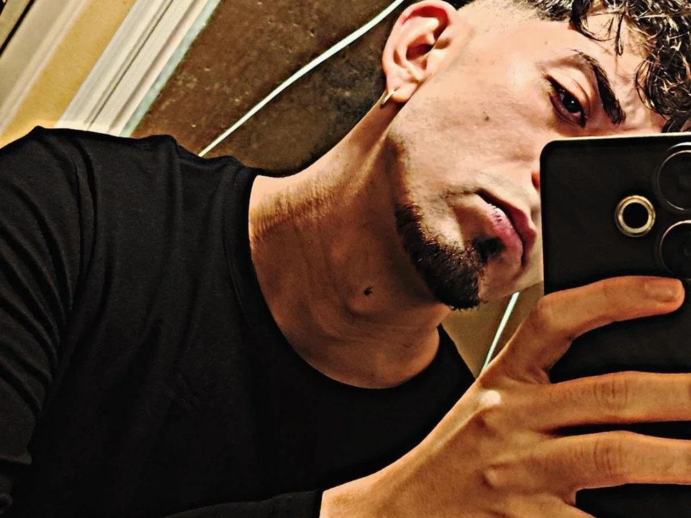 iShon777 Offline XXX Chat