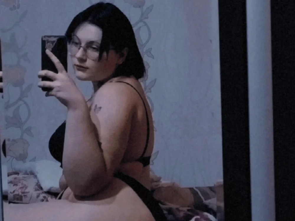 LisaLoverSex offline chatrum