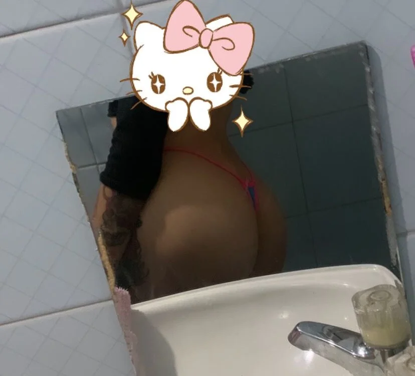 Mia_dca Offline XXX Chat