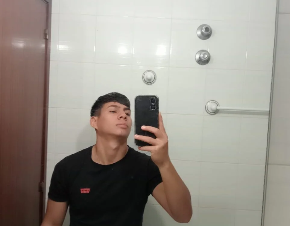 Offline chatovací místnost Kevin_hott19