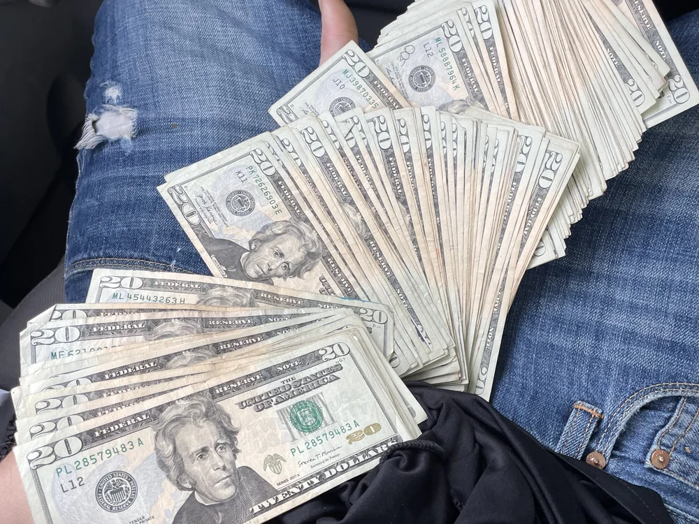 Whit3manding0's Offline Chat Room